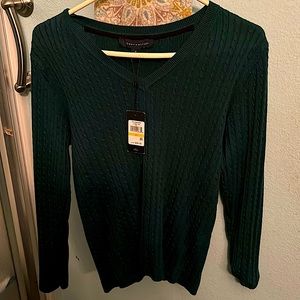 Beautiful Tommy Hilfiger Ivy Green Cable-Knit V-Neck Sweater.